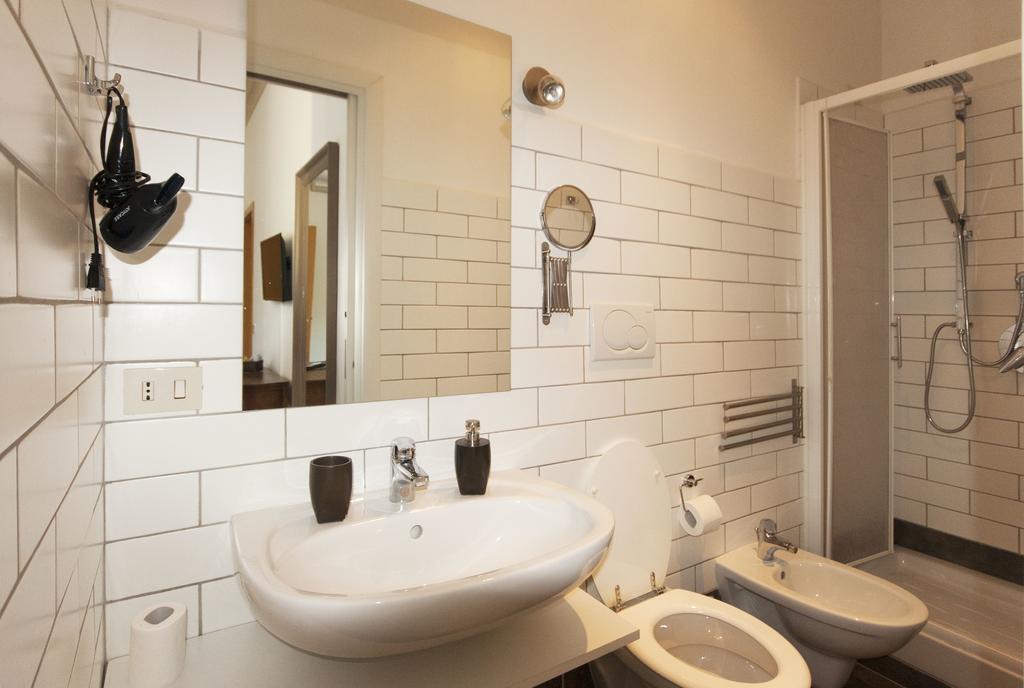 Le Suites Di Tevere Home Рим Стая снимка